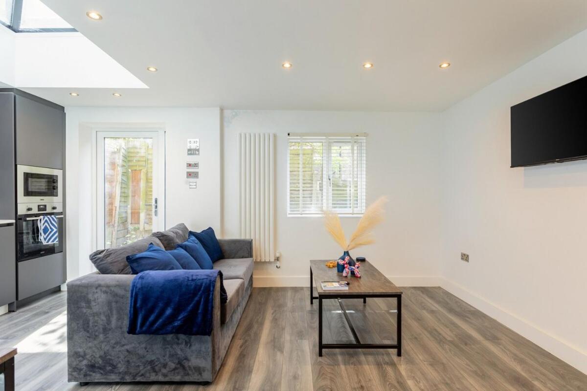 Apartament Stylish 2-Bed Flat In The Heart Of West Hampstead Londyn Zewnętrze zdjęcie