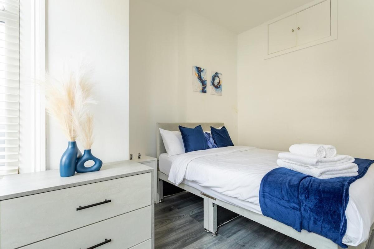 Apartament Stylish 2-Bed Flat In The Heart Of West Hampstead Londyn Zewnętrze zdjęcie